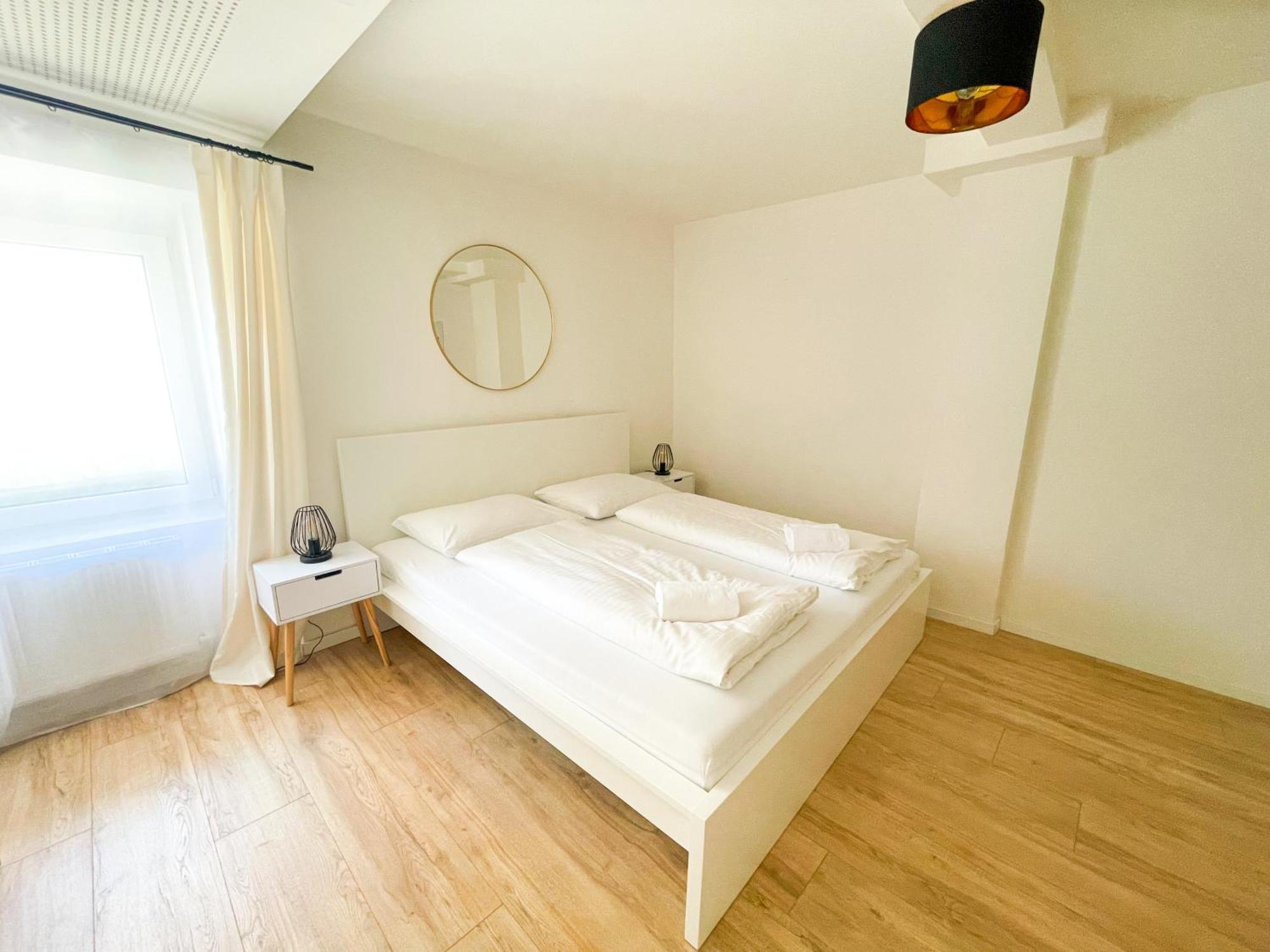 Contactless Self-Check-In - Stayhere Central City Suite 1 Graz Exterior photo